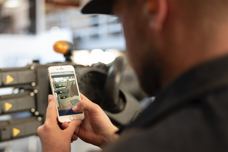 A technician uses Formant to take notes and photos describing an issue encountered in the field.